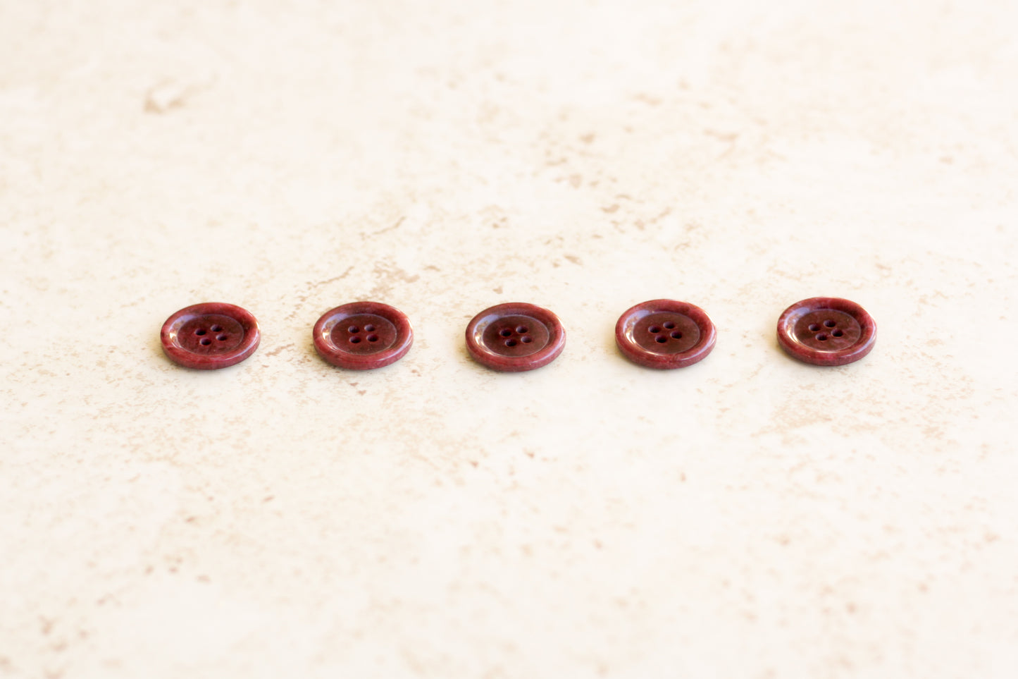 Set of 5 Medium Buttons - Marbled Claret (0.8"/20mm)