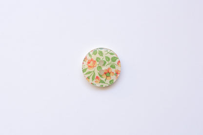 Set of 6 Medium Buttons - Cream Floral (0.75"/17mm)